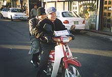 10년간 수험생 실어나른 김만식(토마스)씨